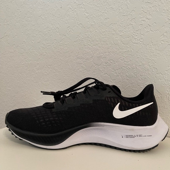 NWOT Nike Air Zoom Pegasus 37, Black Size 8 - Picture 5 of 12